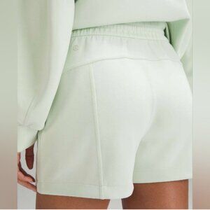 Lululemon Softstreme High-Rise Short 4", Kohlrabi Green, Size 6